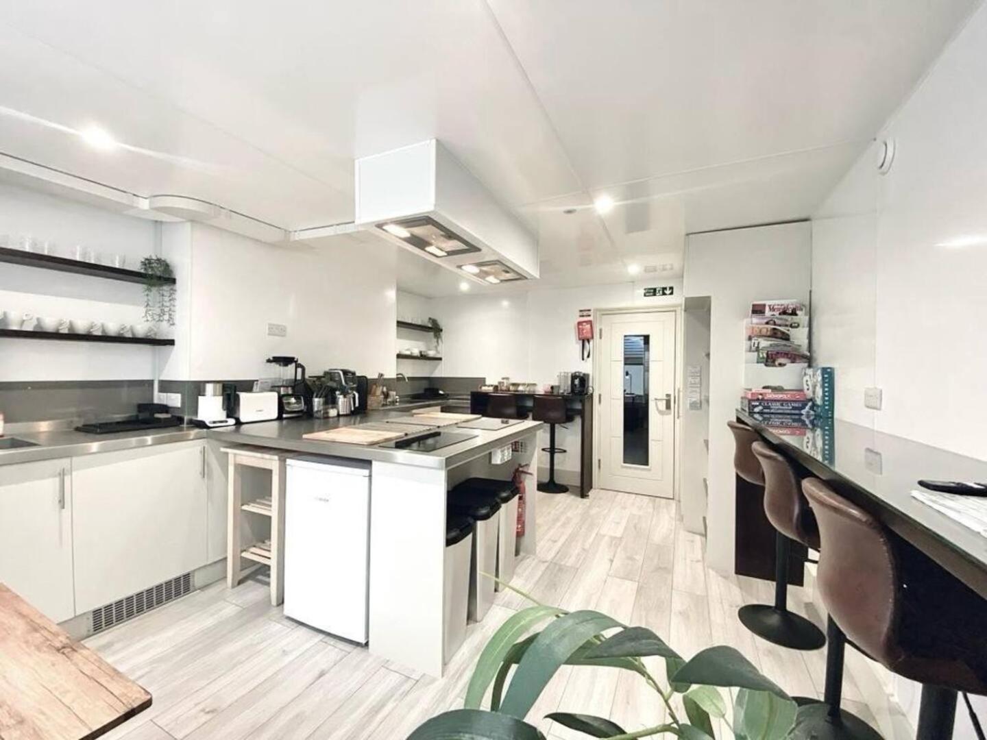 Apt 03 Beachside Beauty Central Studio Steps From Cafes Brighton Екстериор снимка