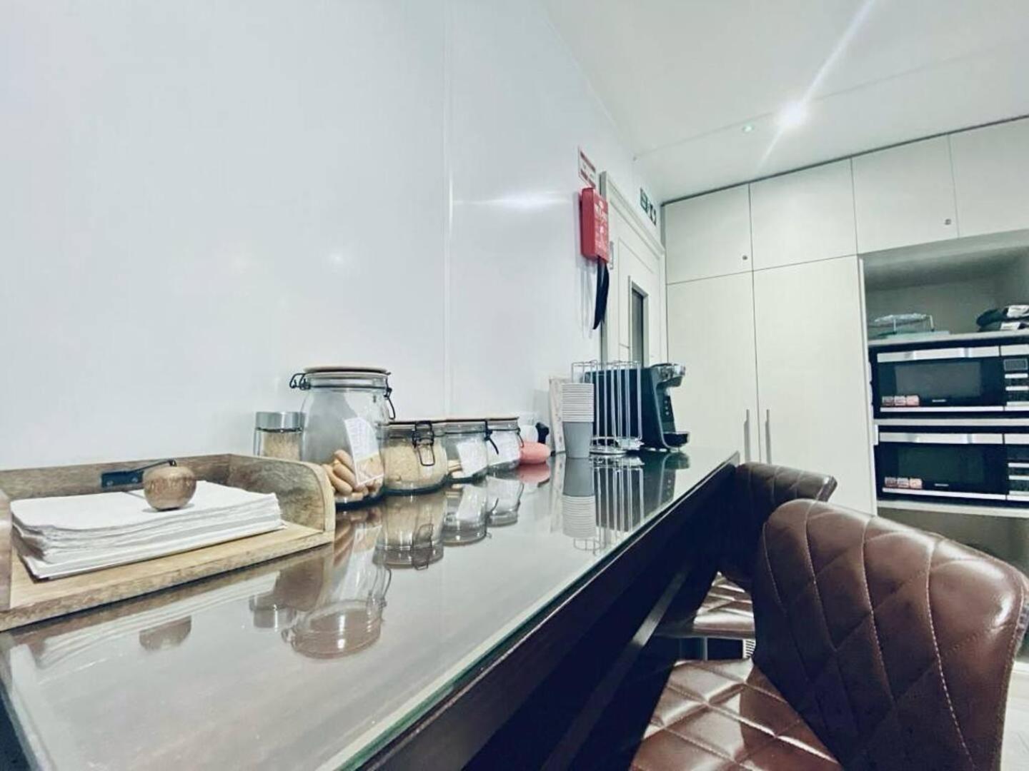 Apt 03 Beachside Beauty Central Studio Steps From Cafes Brighton Екстериор снимка