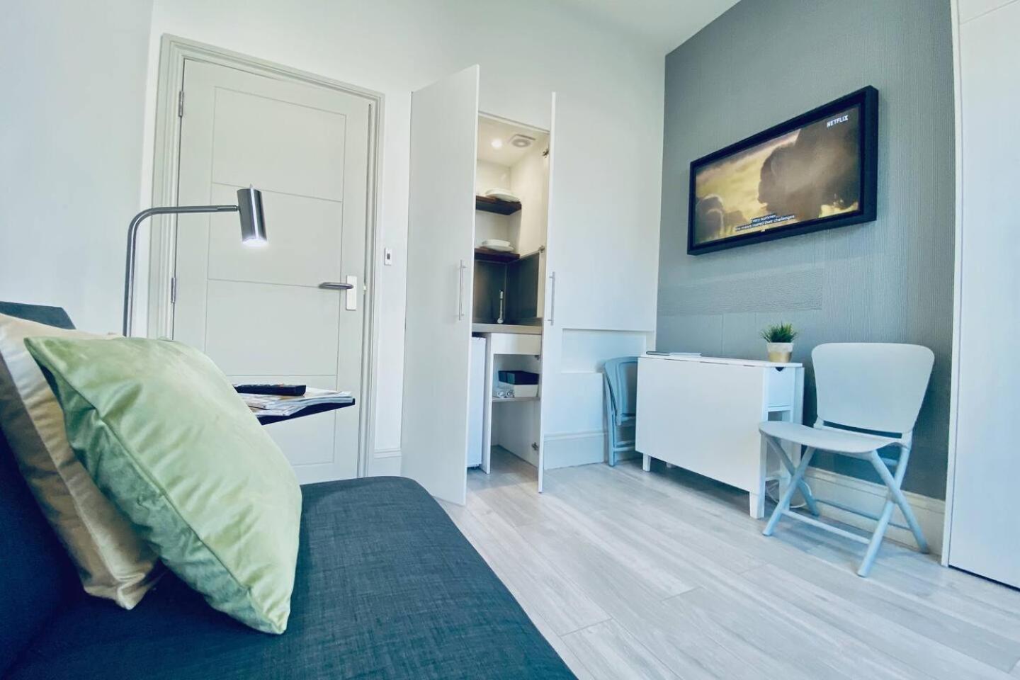 Apt 03 Beachside Beauty Central Studio Steps From Cafes Brighton Екстериор снимка