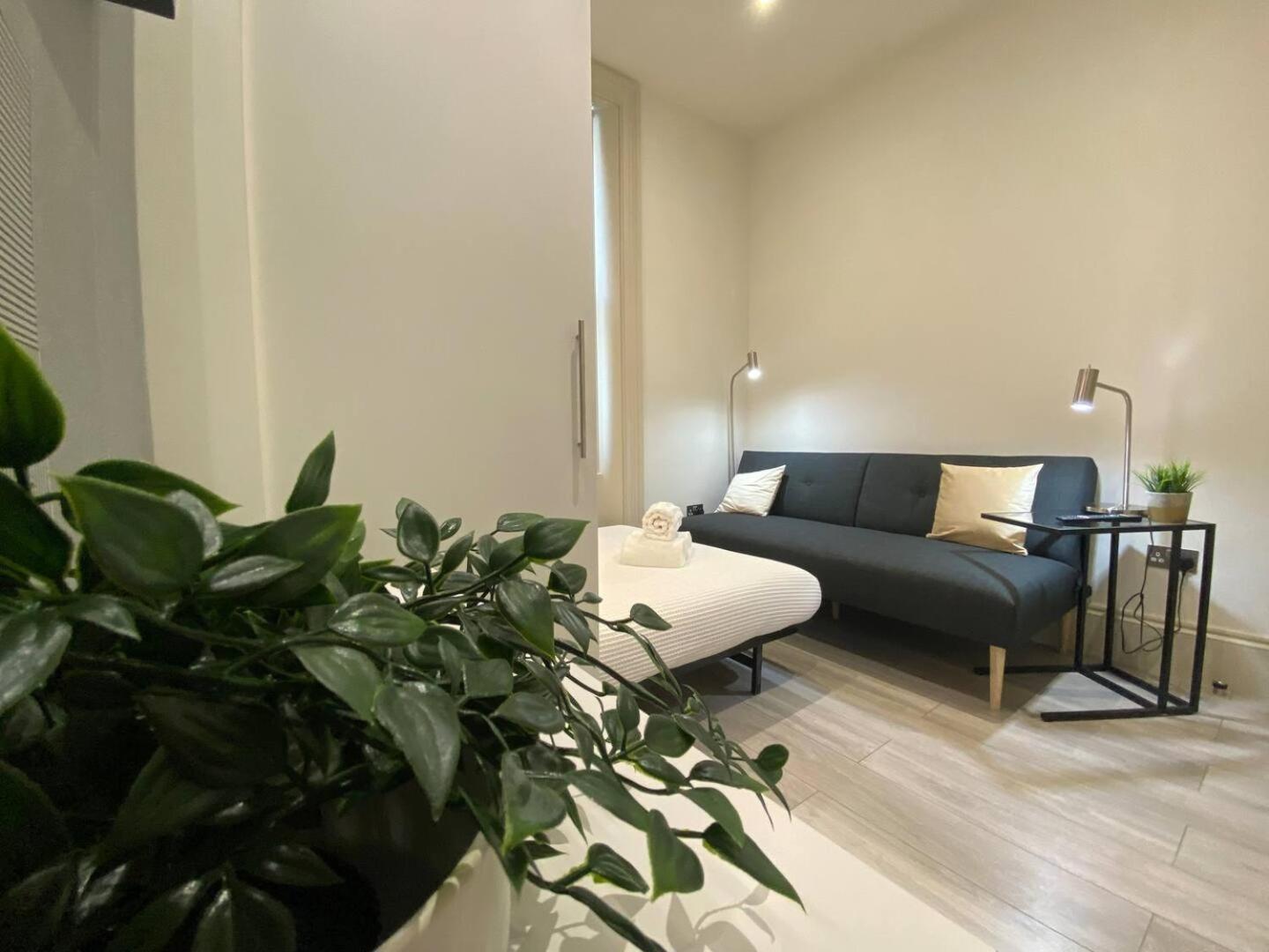 Apt 03 Beachside Beauty Central Studio Steps From Cafes Brighton Екстериор снимка