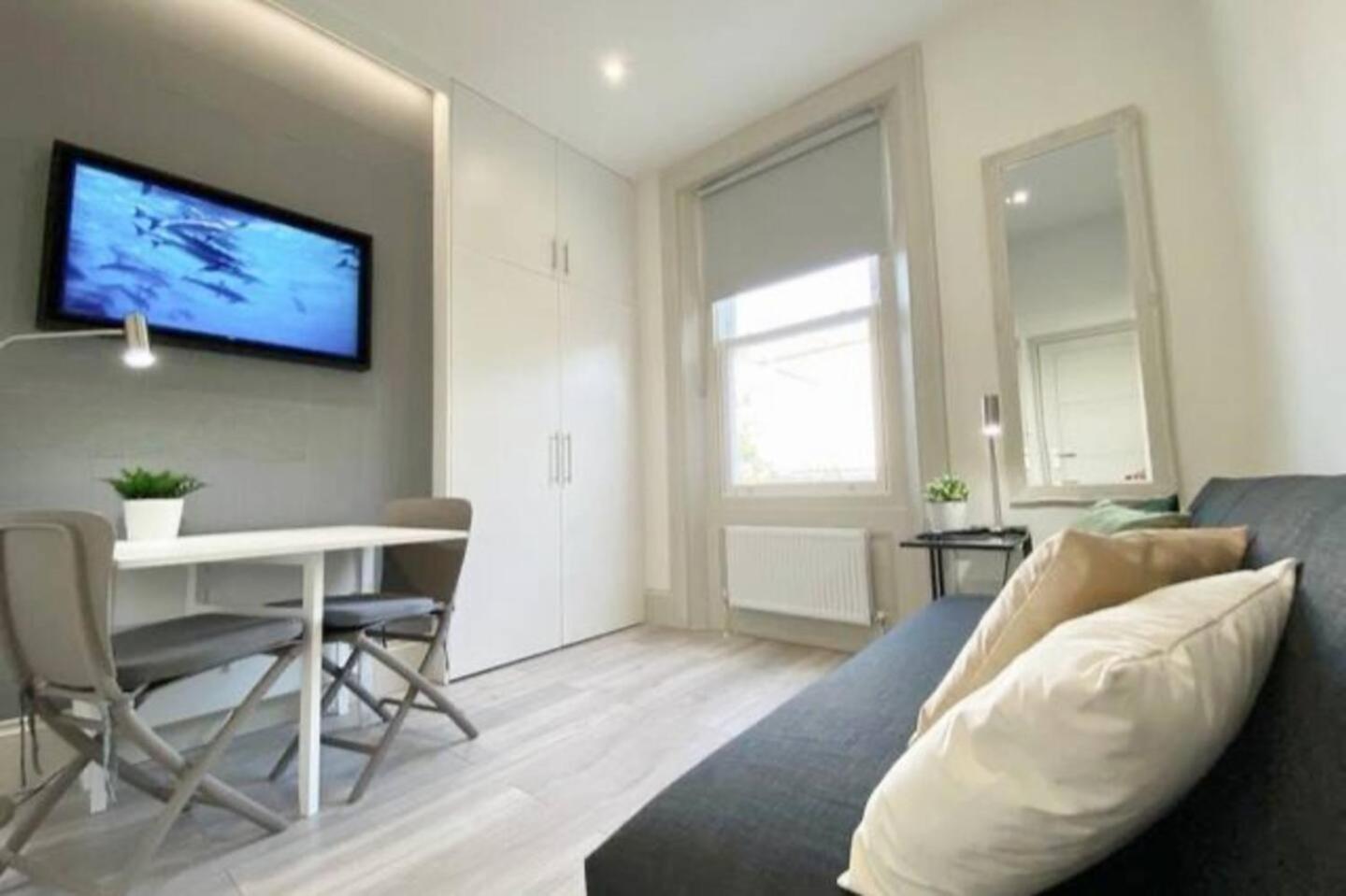 Apt 03 Beachside Beauty Central Studio Steps From Cafes Brighton Екстериор снимка