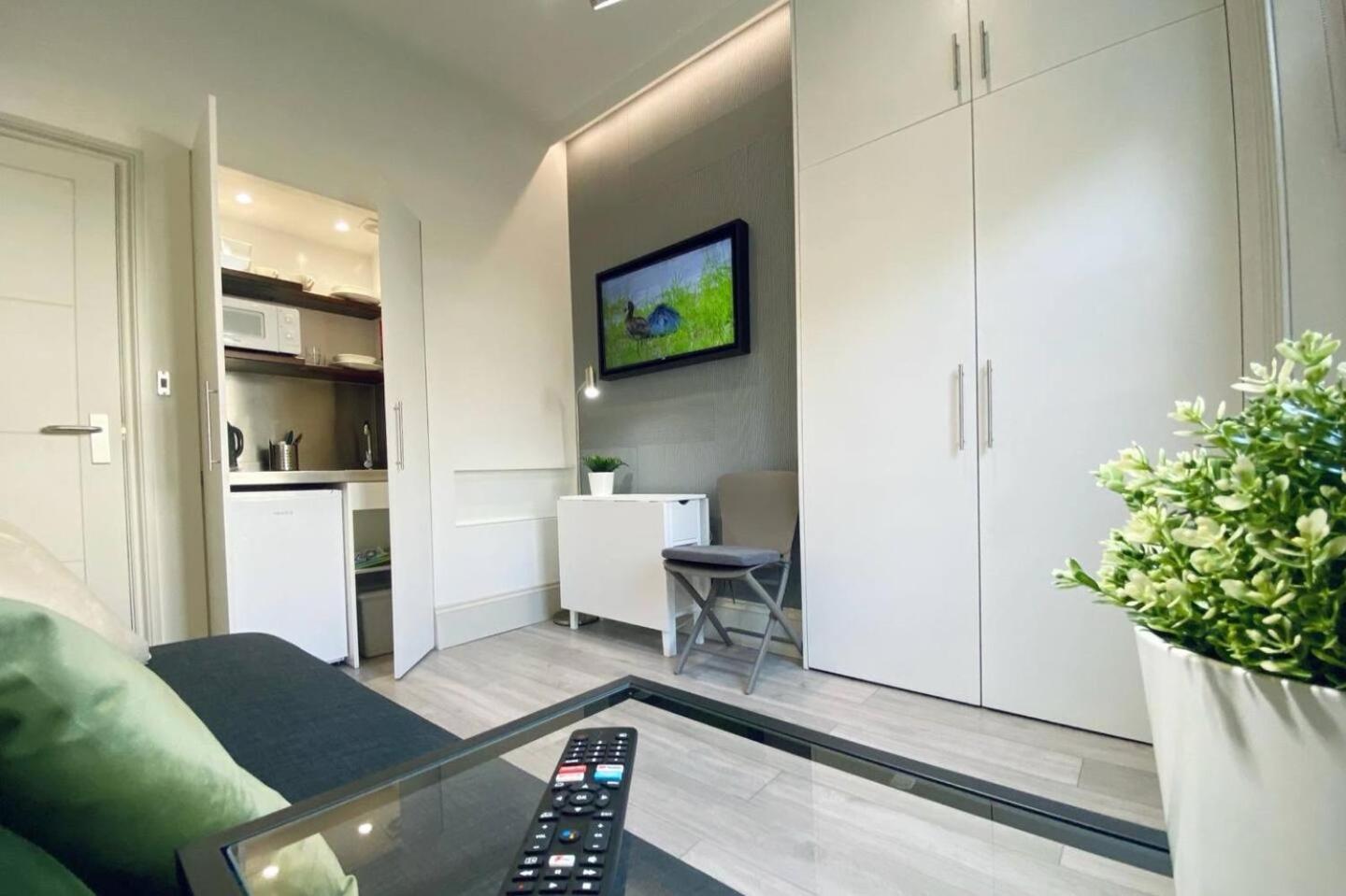 Apt 03 Beachside Beauty Central Studio Steps From Cafes Brighton Екстериор снимка