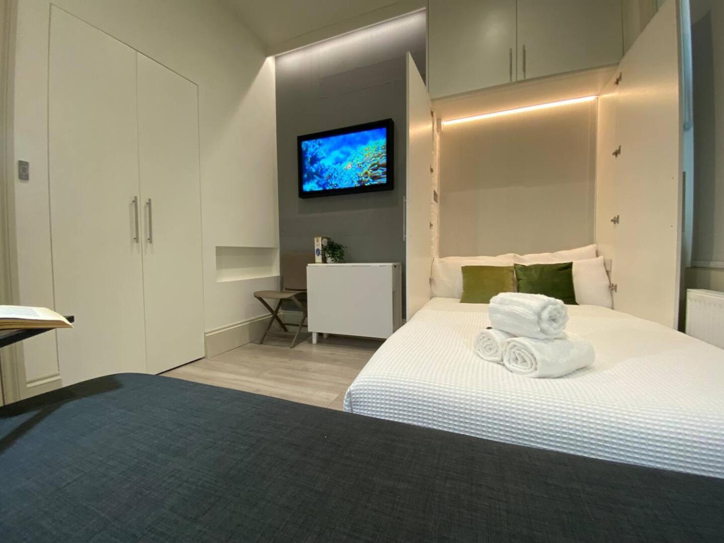 Apt 03 Beachside Beauty Central Studio Steps From Cafes Brighton Екстериор снимка